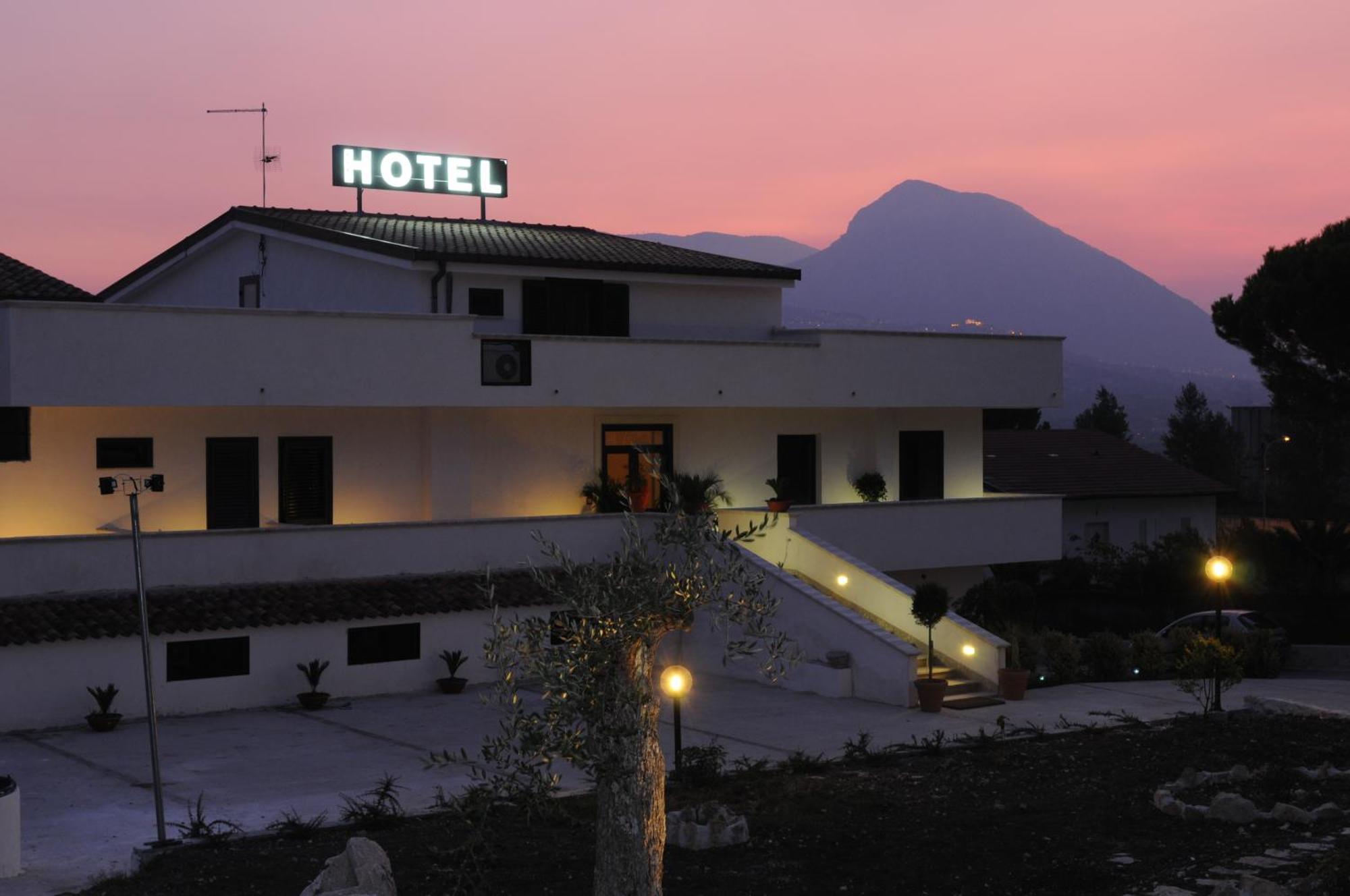 Hotel Vittoria Benevento Luaran gambar