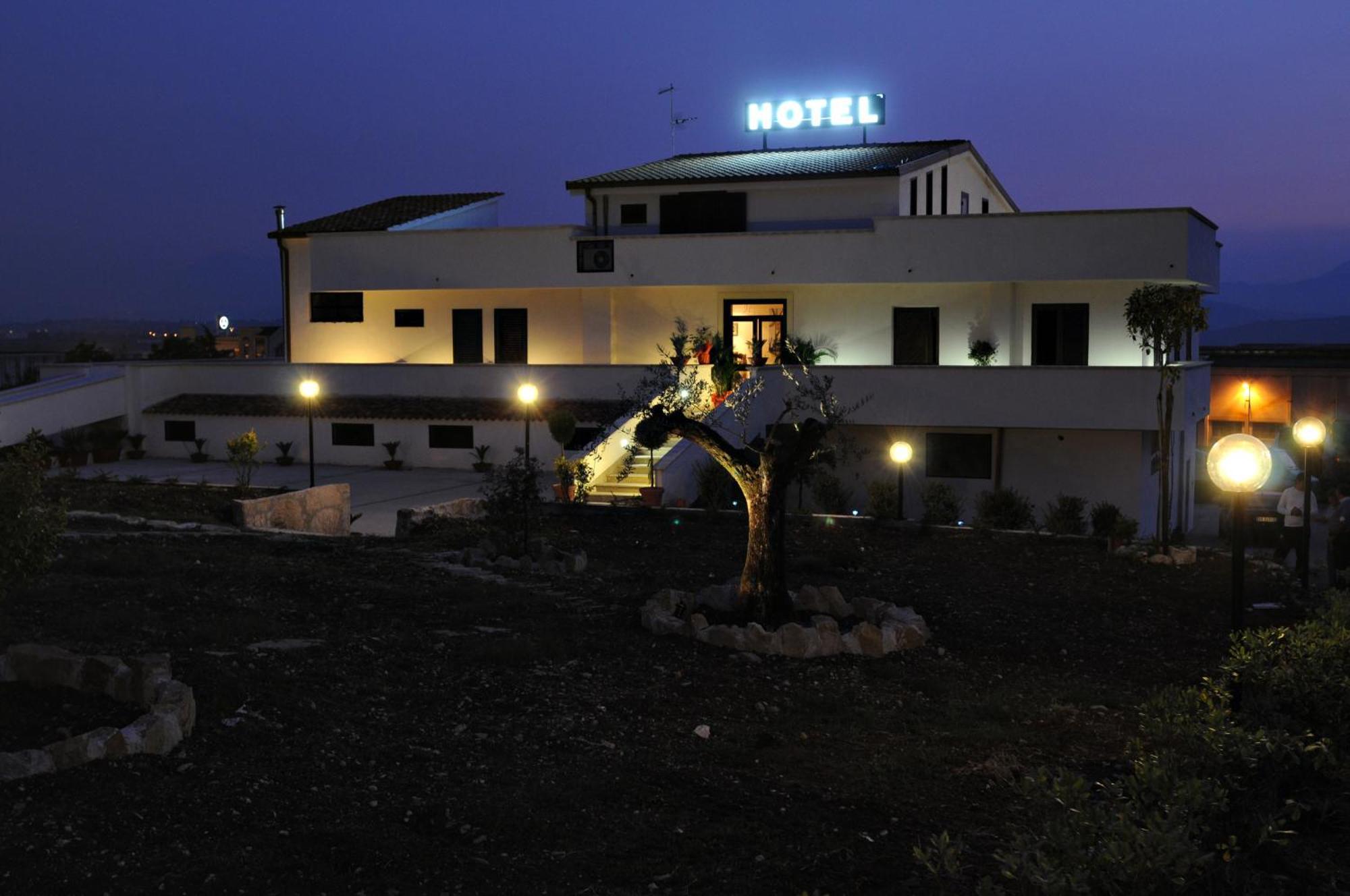 Hotel Vittoria Benevento Luaran gambar